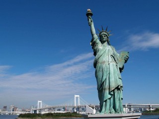 Statue of Liberty Widescreen Wallpaper