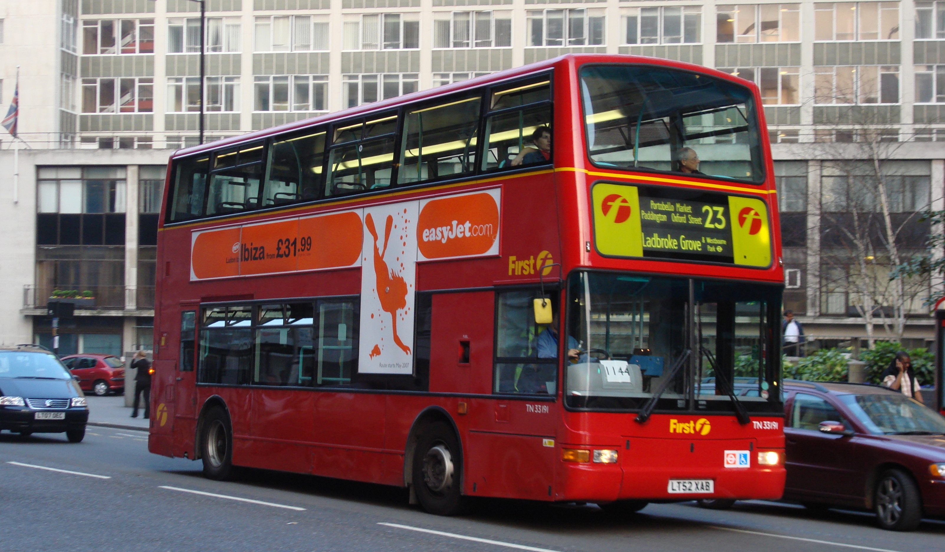 Double Floor Bus in London wallpaper