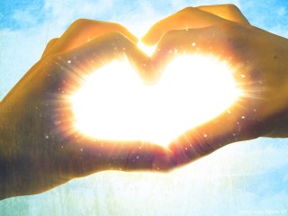 Hands Shining Hearts Love Peace Desktop